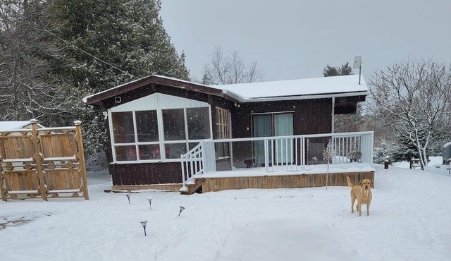 Cozy cottage by Balsam Lake. 5 mins to beach