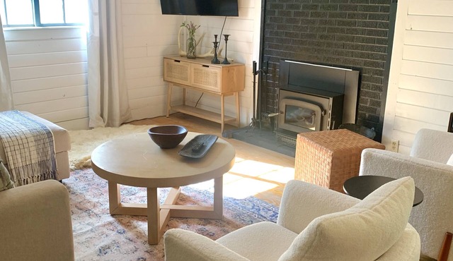 Cozy Cottage Cabin with Wood Burning Fireplace - Pet Friendly! Charming Updates!