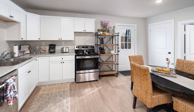 COZY COTTAGE-Celina Area-Located in Historic Downtown Weston