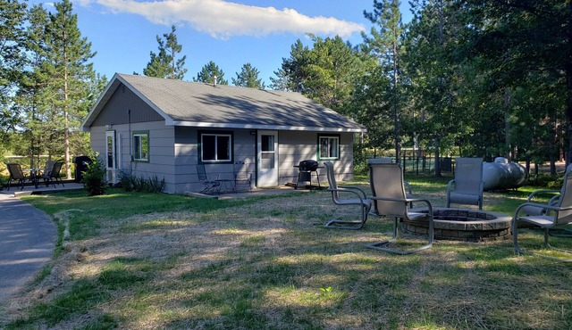 Cozy Cottage centrally located in the U.P!