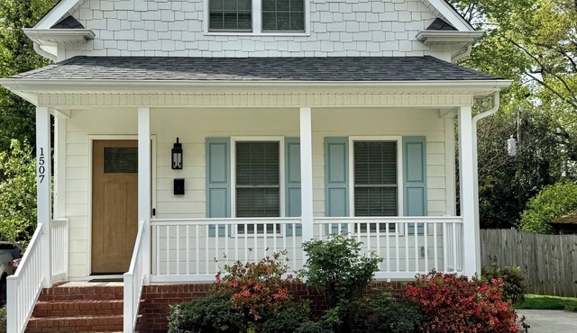 Cozy Cottage Close to Everything!