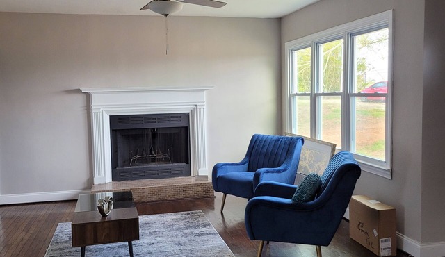 Cozy Cottage Close to Historic Downtown Newnan