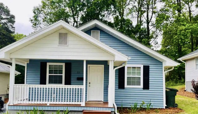 Cozy Cottage Downtown Asheboro