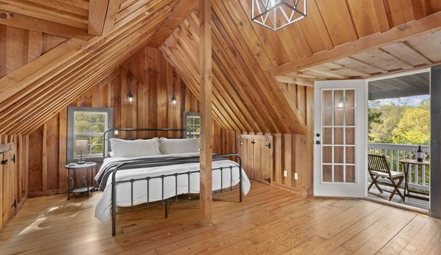 Cozy Cottage for Two - Asheville, NC