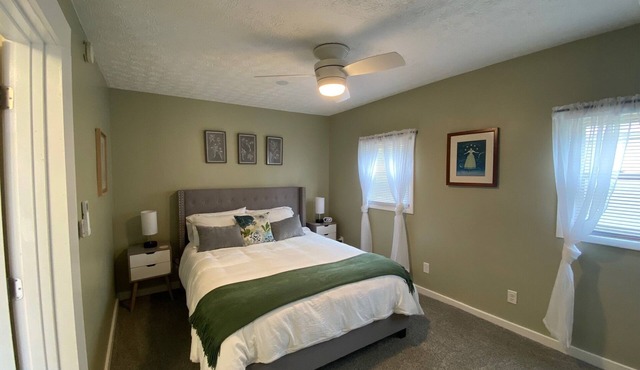 Cozy cottage for a couple's weekend get away!