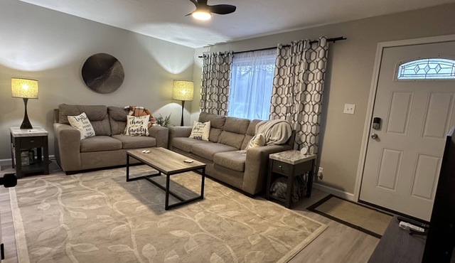 Cozy cottage, fully remodeled, close to the beach, local wineries or night life!