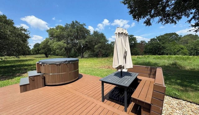 Cozy Cottage | Hot & Cold Tub | River Retreat