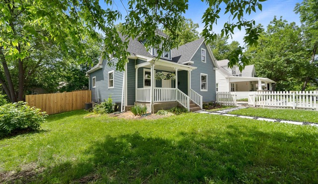 Cozy Cottage Home - Walk to Downtown Columbia