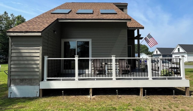 Cozy cottage in a quiet neighborhood 1 mile to Bethany Beach.