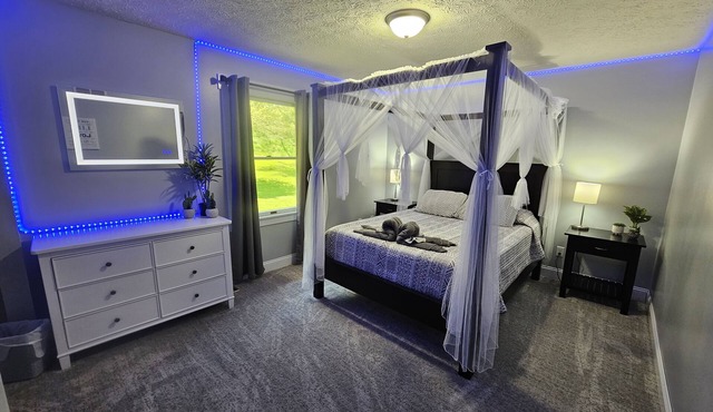 Cozy Cottage in Between Mohican and Amish Country