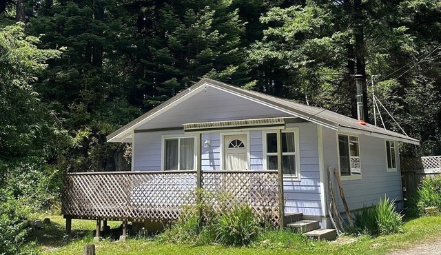 Cozy cottage in charming Trinidad with WiFi