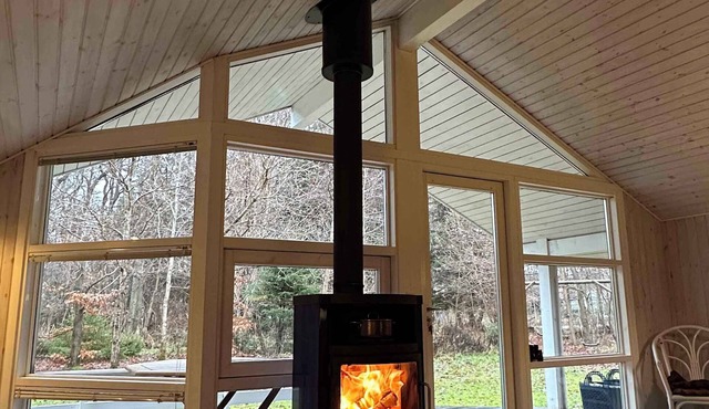 Cozy cottage in a scenic natural setting