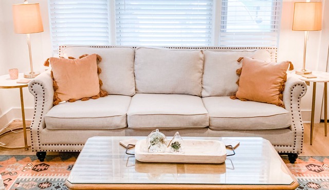 Cozy Cottage in historic 5 points-just minutes from town center!