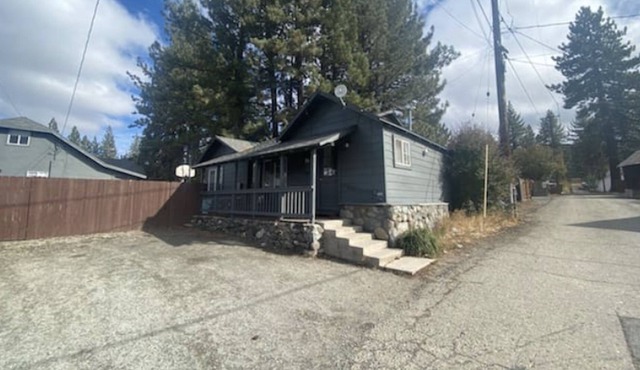 Cozy Cottage in Historic Portola CA