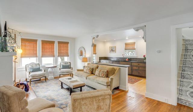 Cozy Cottage in Historic Village: Near Cedar Point