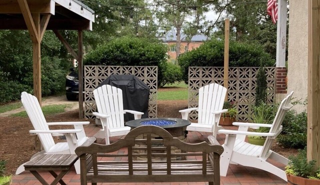 Cozy Cottage in Old Town Pinehurst - Sleeps 8- Wifi