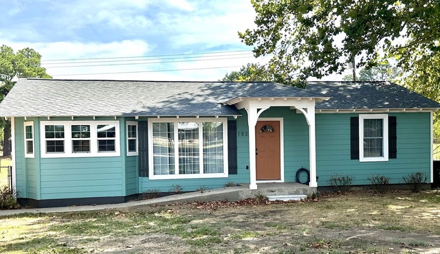 Cozy cottage in peaceful, rural setting, 15min away from public beach on lake