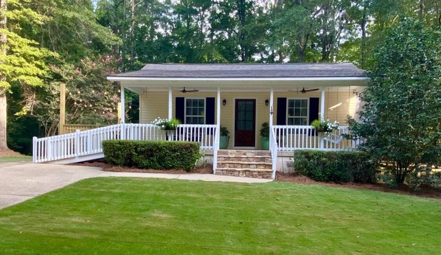 Cozy cottage in Salem with a short drive to Auburn/Opelika Al or Columbus, Ga