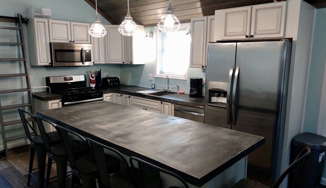 Cozy Cottage in Sandy Pond 2