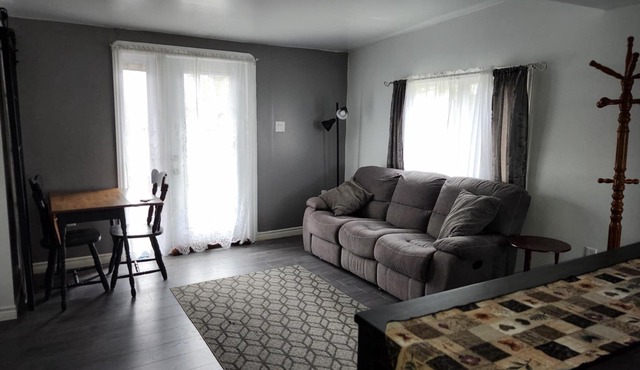 COZY COTTAGE IN SELMAnOpens for 2025 season in April