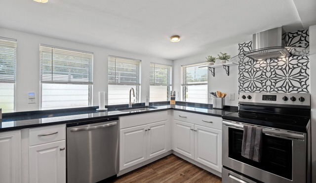 Cozy Cottage in south Sarasota Florida, Close to Beaches!