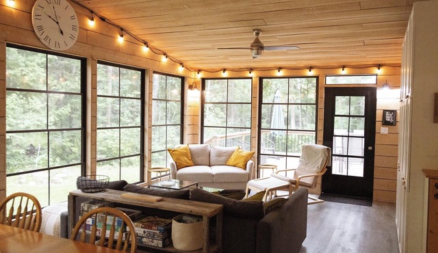 Cozy Cottage in the Trees