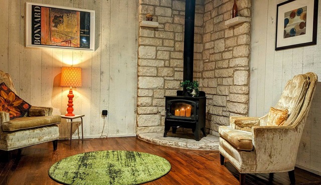 Cozy Cottage in Taylor TX