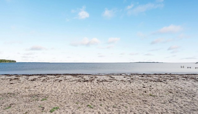 Cozy cottage in the 2nd row at the beautiful Diernæs Strand.