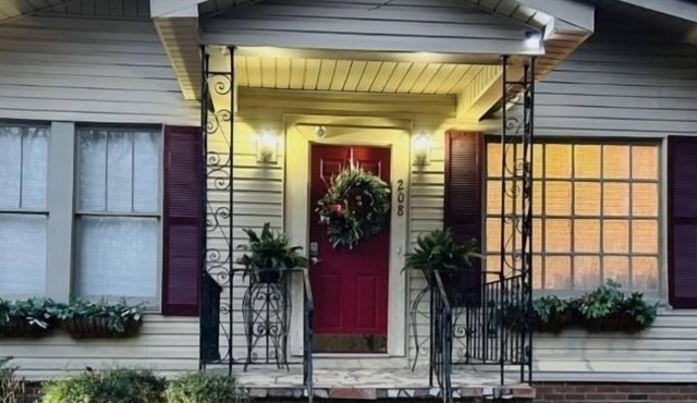 Cozy Cottage in the country, Pet Friendly. 2.8 mil from Tupelo Furniture Market