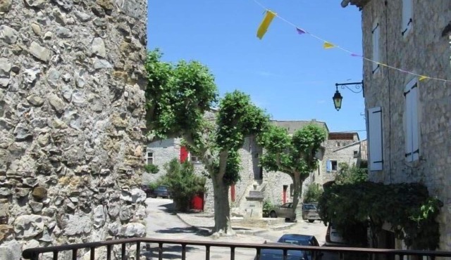 Cozy cottage in the village of 4 Tours
