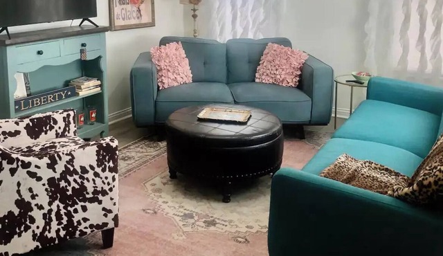 Cozy cottage in the Heart of Atchison!