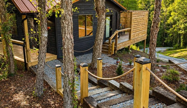 Cozy cottage in the heart of Hocking Hills
