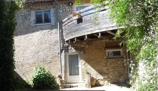 Cozy cottage in the highlands. Simplicity, tranquility.