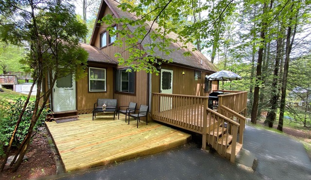 Cozy Cottage In The Woods (WLE Community)