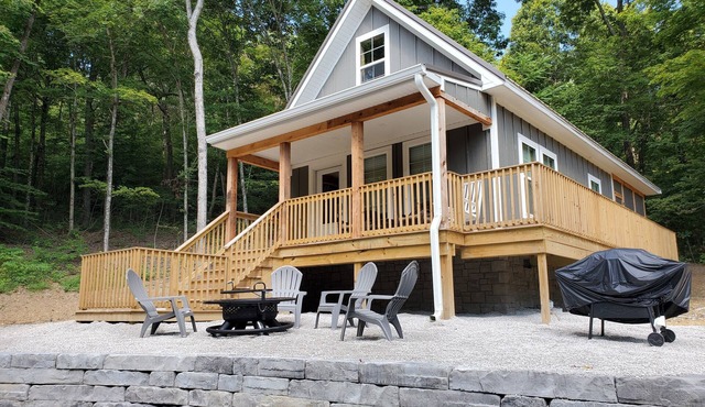 Cozy Cottage In The Woods