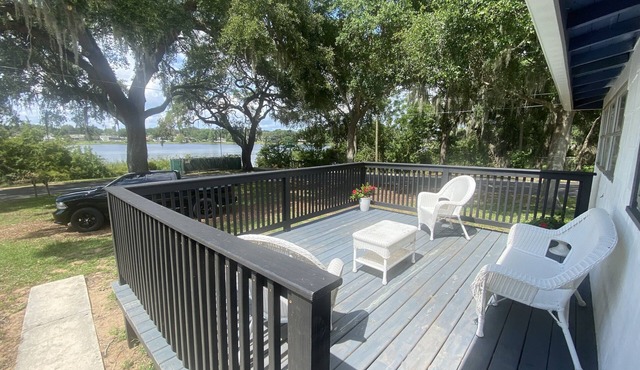 Cozy cottage located in Tavares near Mt Dora