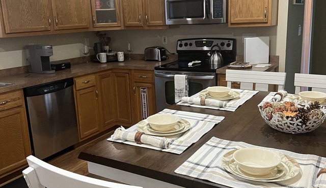 Cozy Cottage minutes away from the ARTPARK, Fishing Pier, Niagara River ,