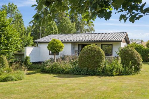 Cozy Cottage Near Beach And Nature