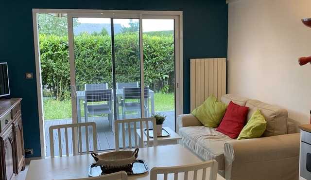 Cozy Cottage near Cabourg Beach with Private Garden and Free Wi-Fi