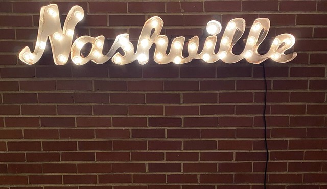 Cozy Cottage Near Downtown Nashville/Airport