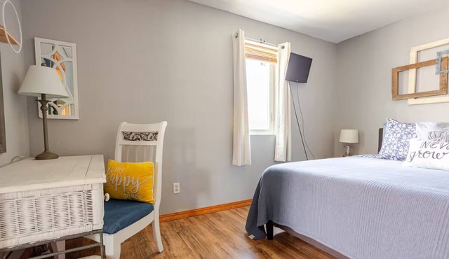 Cozy Cottage near downtown brings Georgetown Lake & Fairmont to your fingertips!