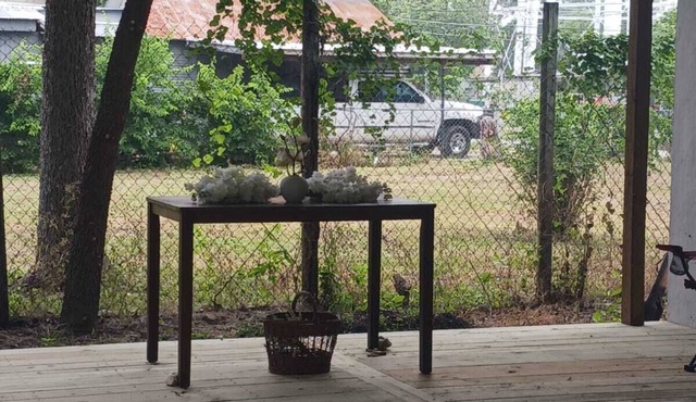 Cozy Cottage near downtown Seguin