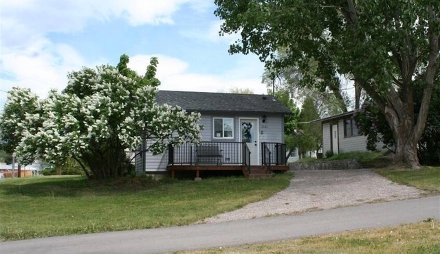 Cozy Cottage Near Flathead Lake