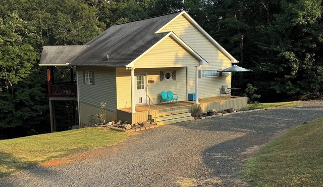 Cozy Cottage near Lake Tillery, Uwharrie Forest. Bring boat or kayaks!