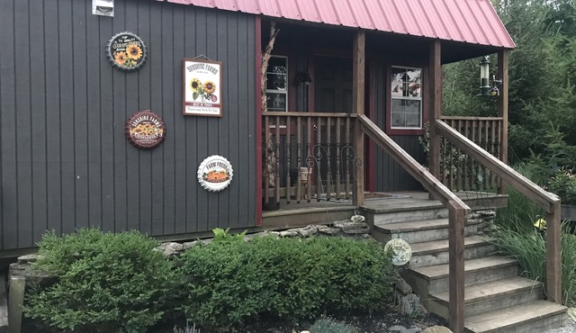 Cozy Cottage near Rabbit Hash, Kentucky