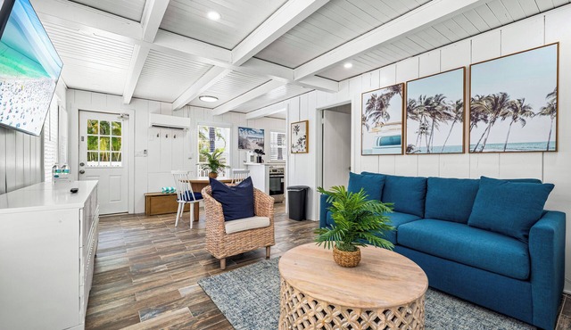 Cozy Cottage Near Siesta Key Village!