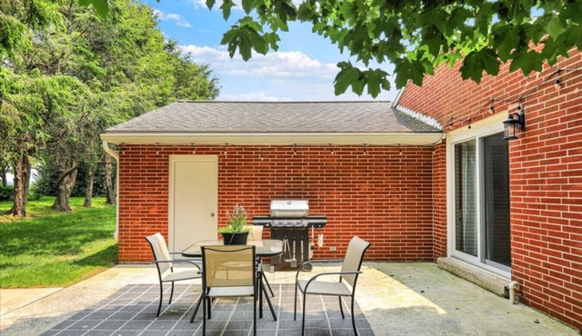 Cozy Cottage Near Sight & Sound and Attractions