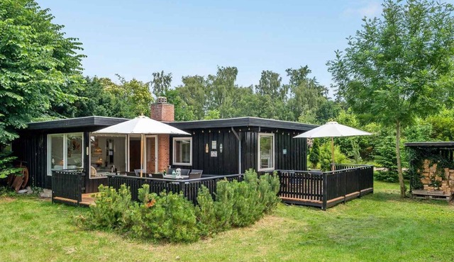 Cozy cottage near the beautiful Rågeleje beach.