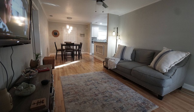 Cozy Cottage next to MSU Texas, centrally located!