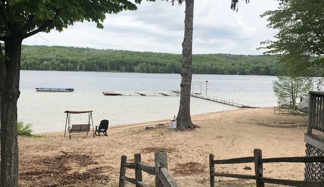 Cozy Cottage on a beautiful Beach Resort in Northern Michigan